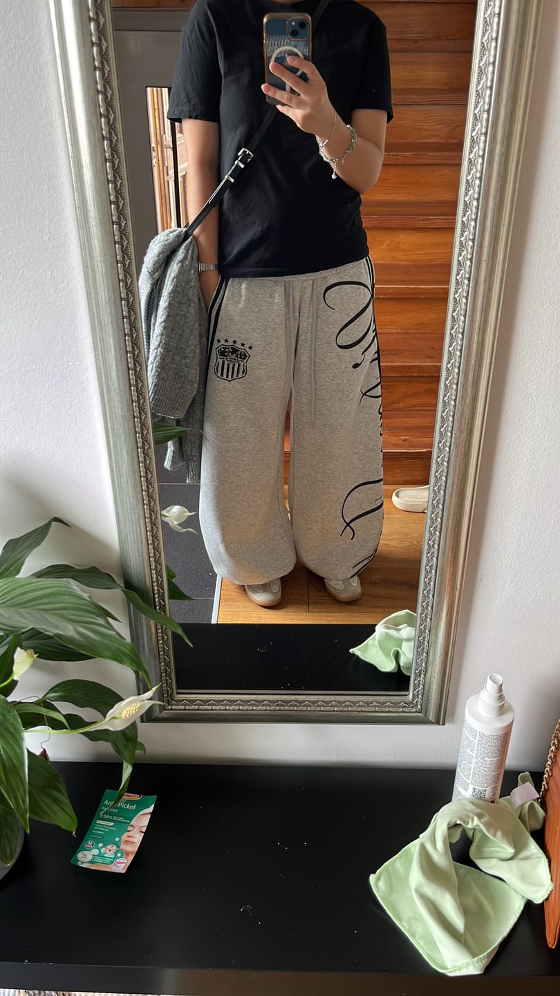 Customer photo review of Script Stripe Baggy Sweatpants| Inflation Streetwear