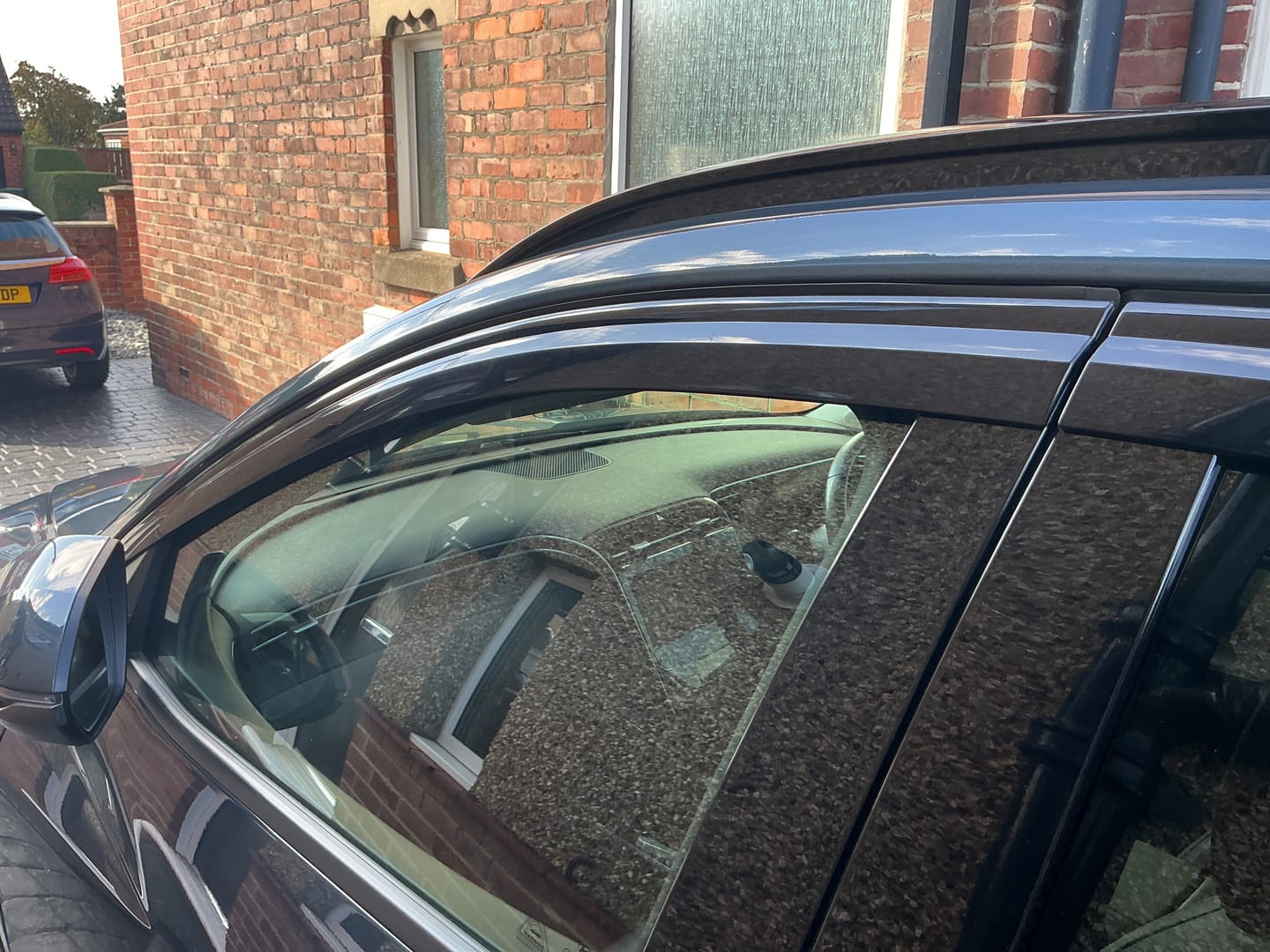 Customer photo review of Auto Clover Wind Deflectors Set for Hyundai Tucson 2021+ (6 pieces)
