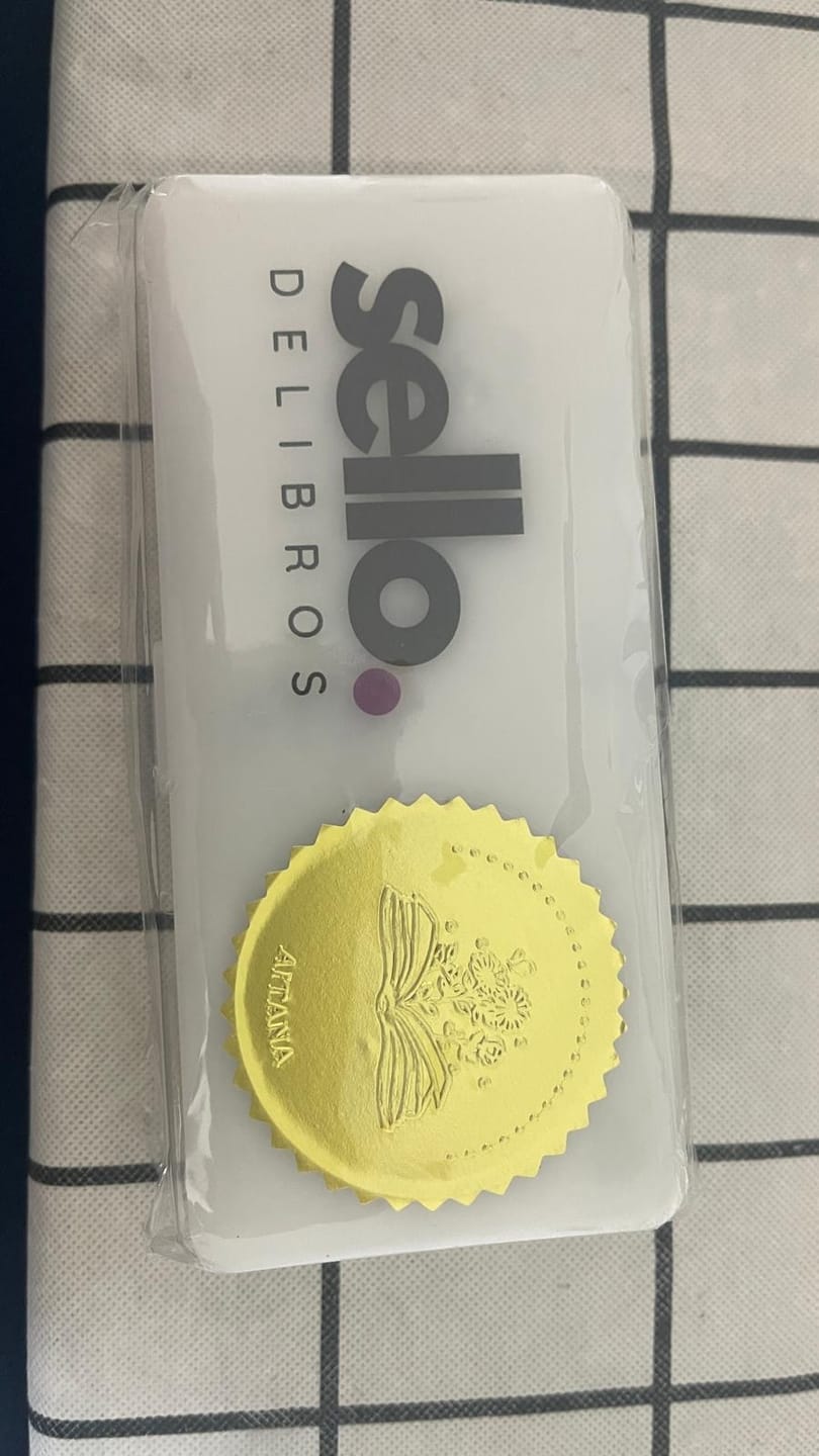 Customer photo review of SelloDeLibros – Sello Personalizado Para Libros