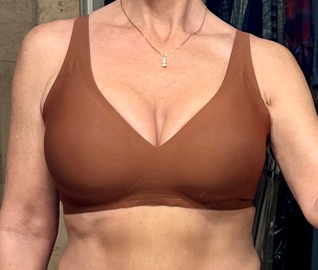Customer photo review of AirSoft Wireless Deep-V Bra