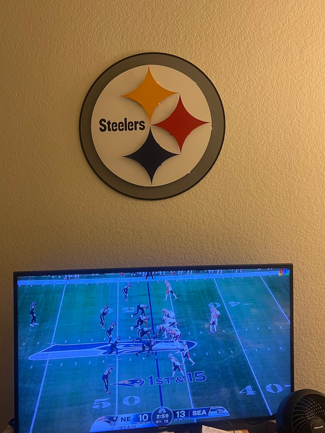 Customer photo review of Pittsburgh Steelers "Steelmark" 3D Vintage Metal Wall Art