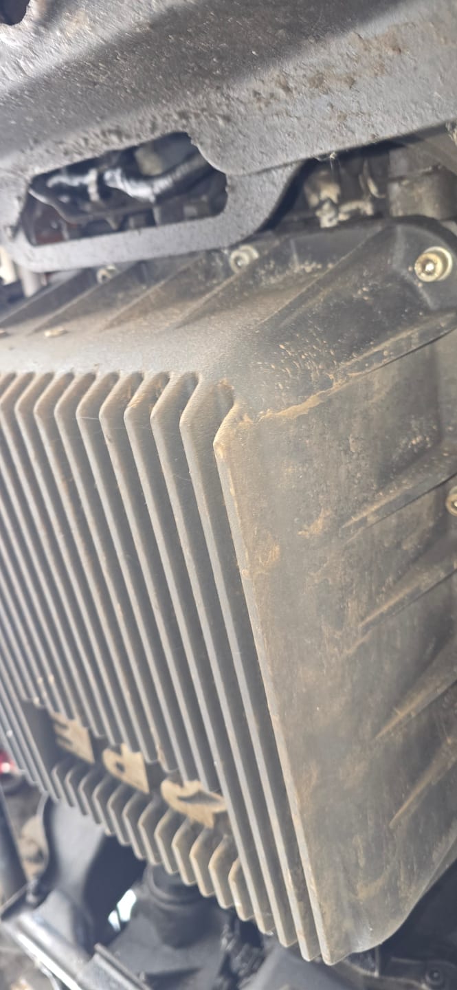 Customer photo review of 2001-2019 Cummins/ Duramax HD Rear Differential Cover (138051010)