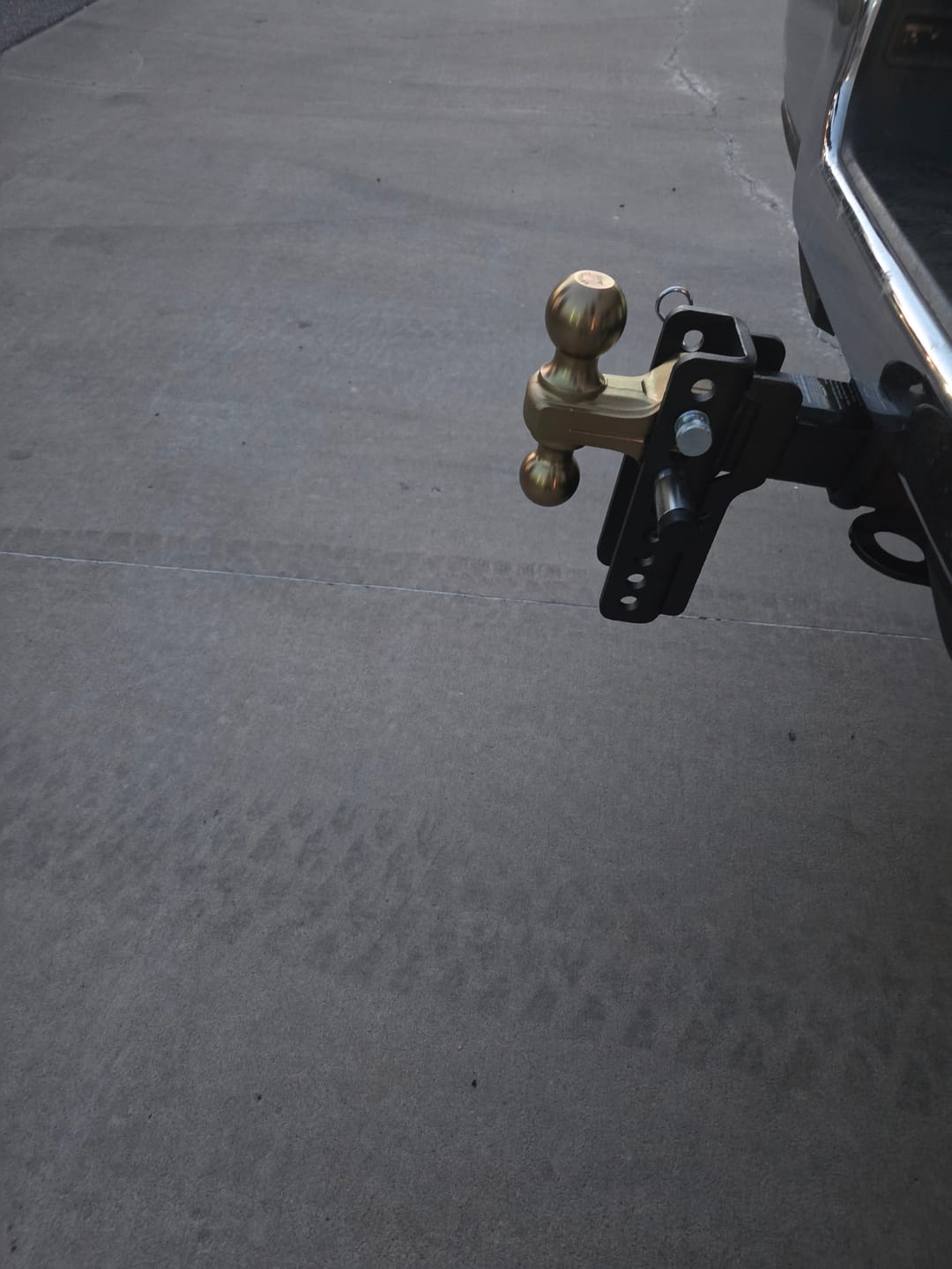 Customer photo review of TYT 22K Heavy-Duty Adjustable Dual-Ball Hitch for 2.5″ Receiver