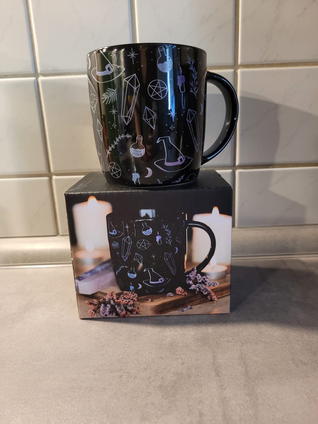 Customer photo review of Hexentasse Crystal Witch – Schwarze Tasse mit Kristallprint
