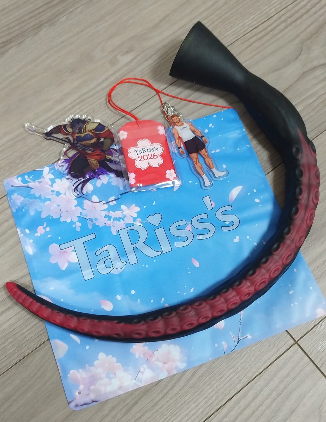 Customer photo review of MinYn 超長い触手 アナルプラグ 凹凸あり  液体シリコン 吸盤付き