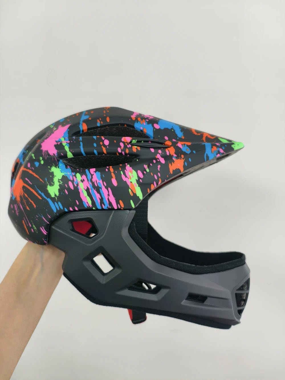 Customer photo review of 2-in-1 Kids Full-Face Helmet – Detachable Chin Guard, LED Safety Light & Ultra-Lightweight Protection