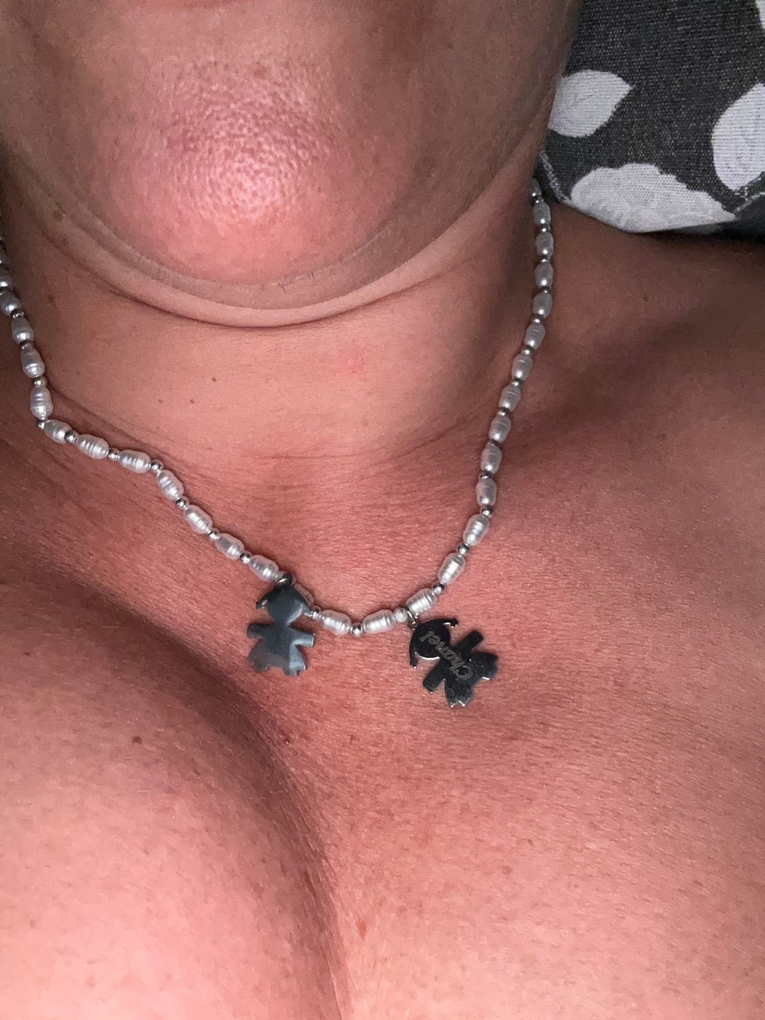 Customer photo review of Girocollo perline con bambini e incisione
