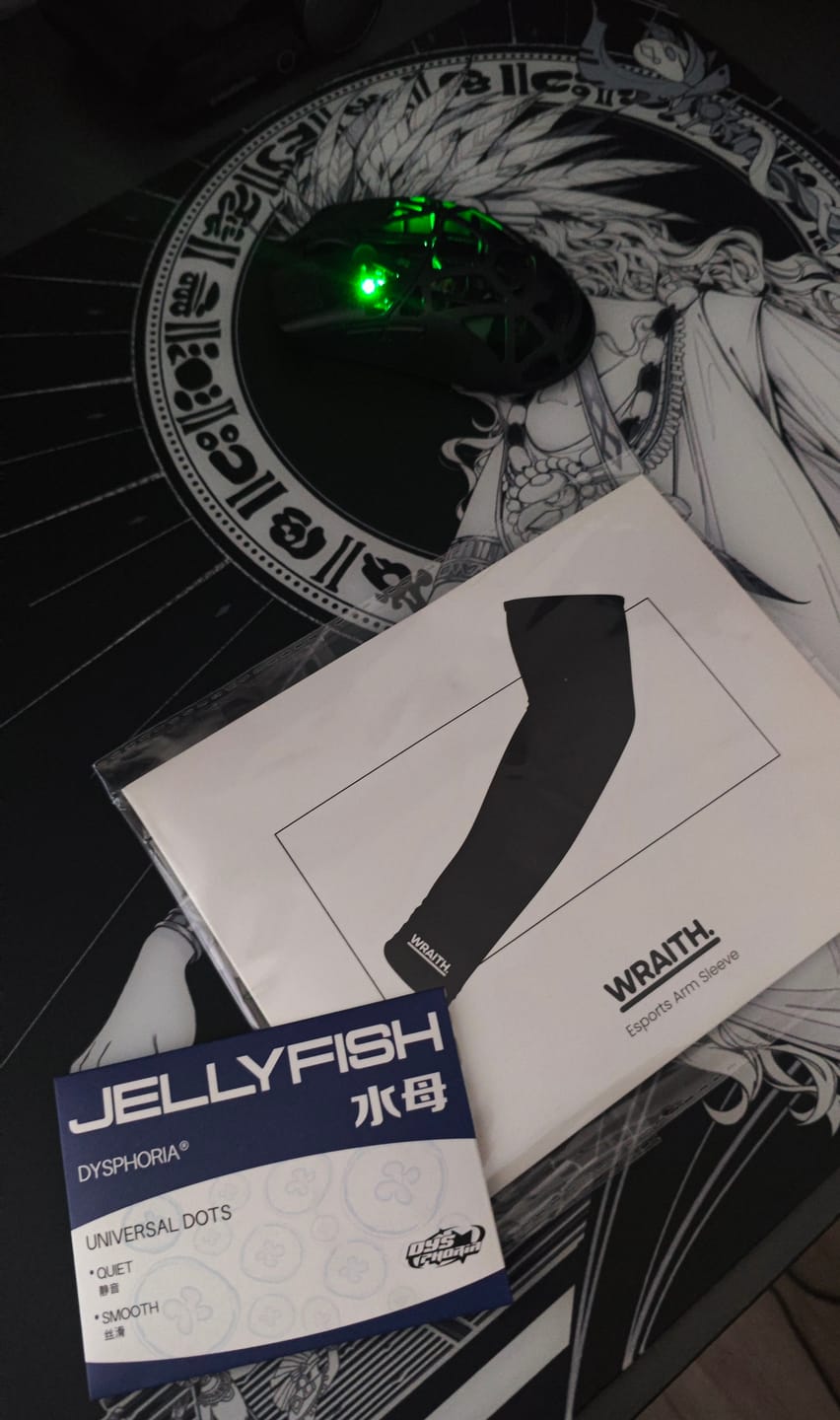 Customer photo review of Wraith Esports Arm Sleeve