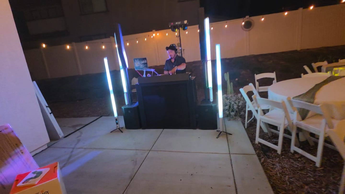 Customer photo review of Headliner HL30080 Solana Portable DJ Booth with Carry Bag - Black