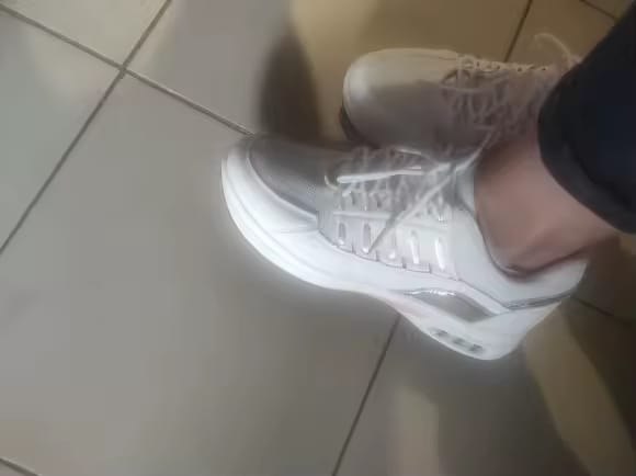 Customer photo review of Tênis Ultra Ortopédico Feminino