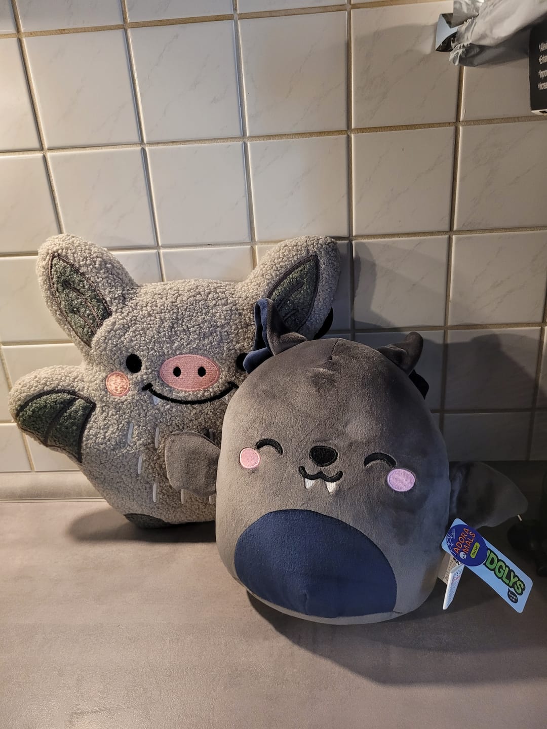 Customer photo review of Fledermaus-Plüschfigur – Kuscheliges Fledermaus-Kuscheltier aus weichem Plüsch