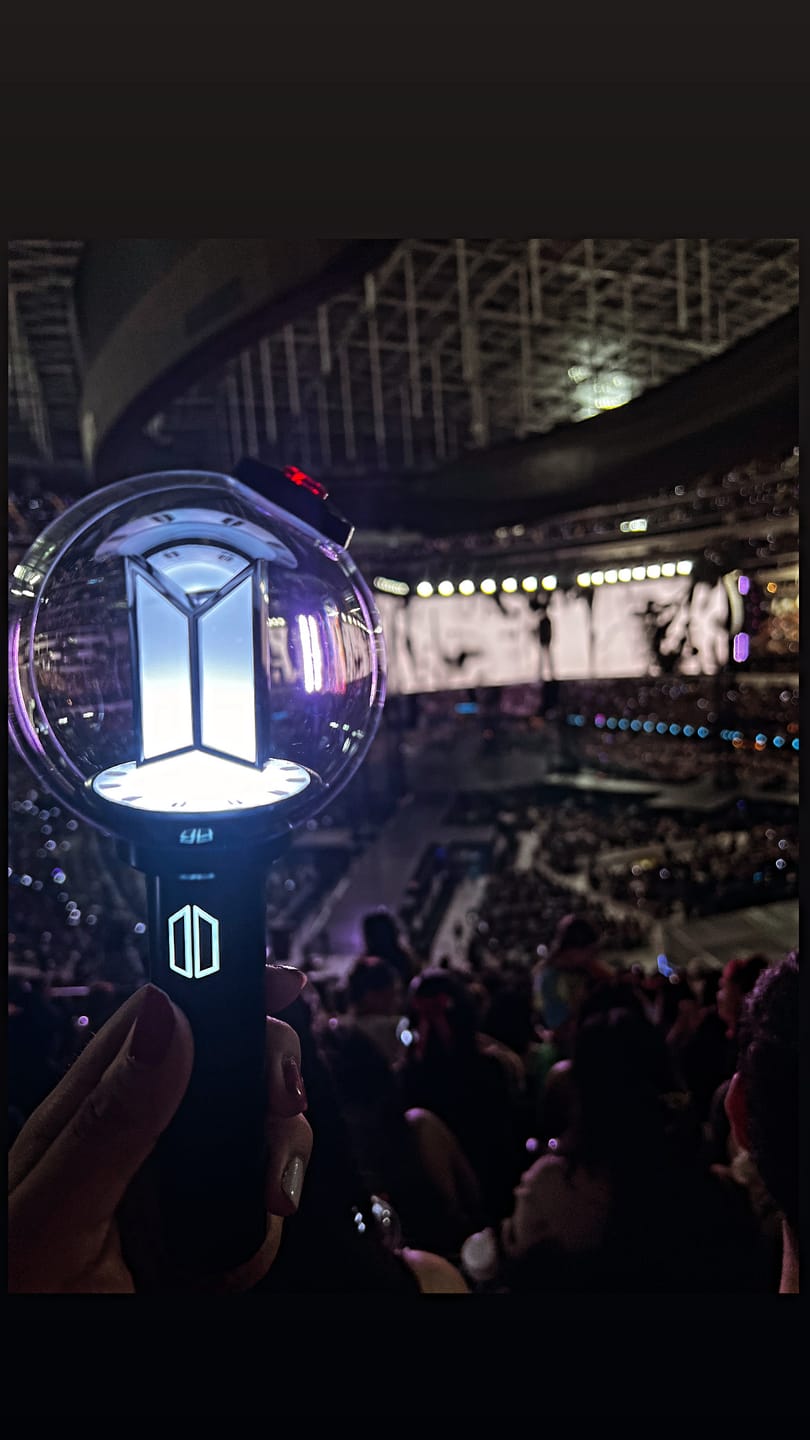 Customer photo review of BTS - OFFICIAL LIGHT STICK VER.4 CRADLE