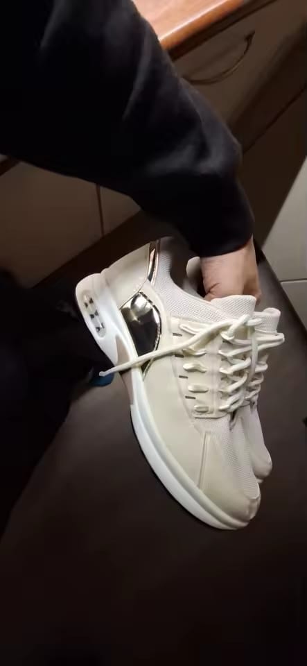 Customer photo review of Tênis Ultra Ortopédico Feminino
