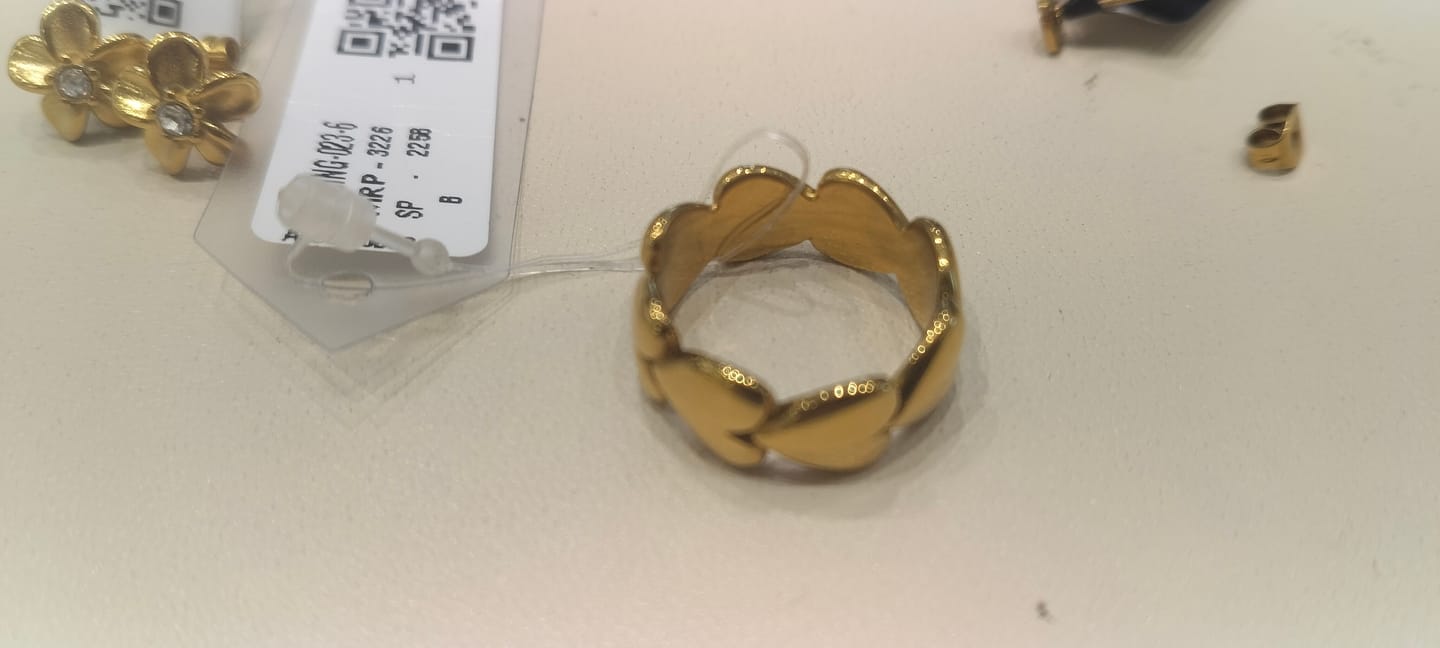 Customer photo review of Passion Heart Ring
