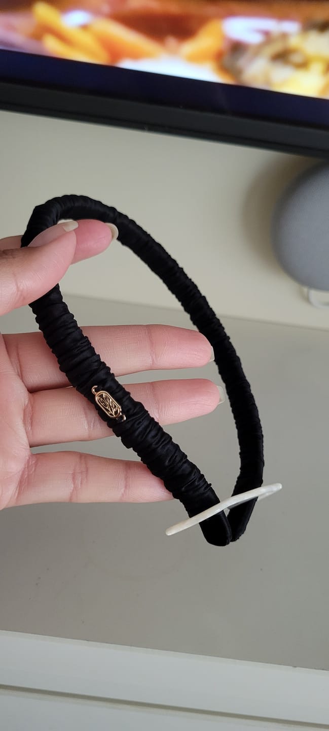 Customer photo review of Comfort Curve Silk Headband