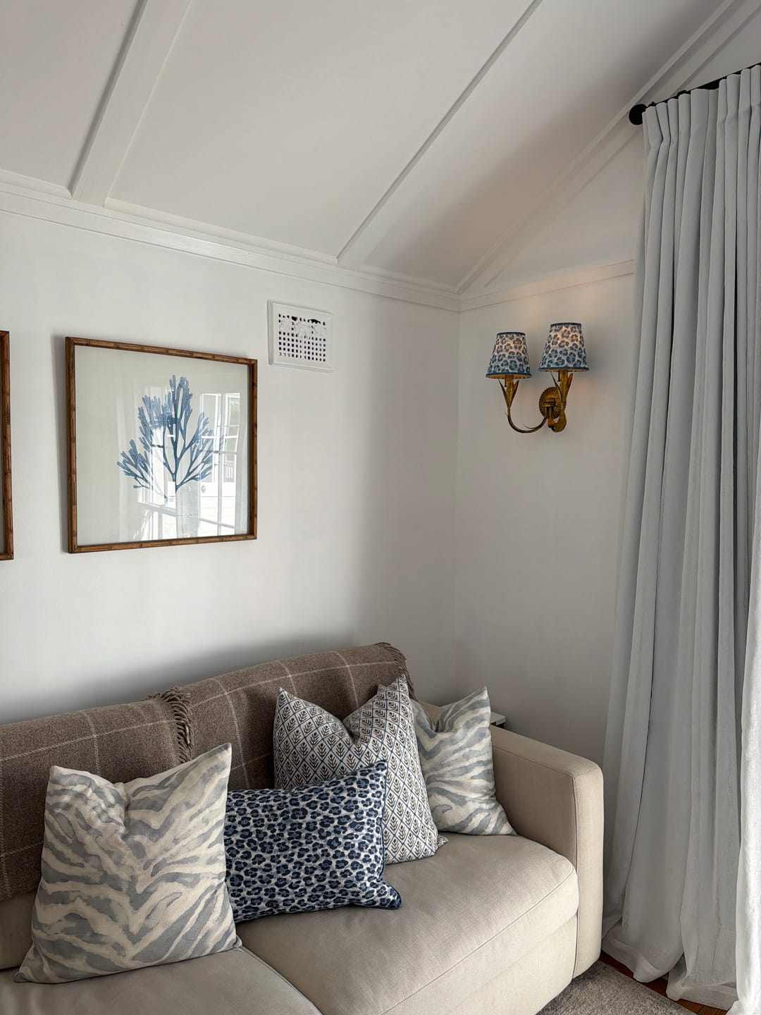 Customer photo review of Leopard Shade and La Fleur Antique Gold Wall Sconce - Double