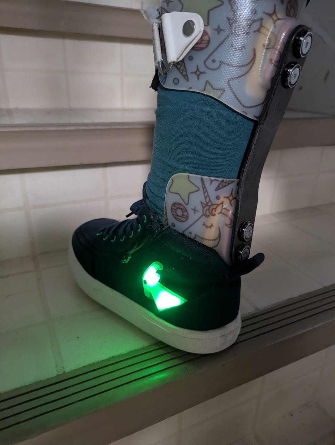 Customer photo review of Navy/Green Light Ups BILLY Classic D|R High