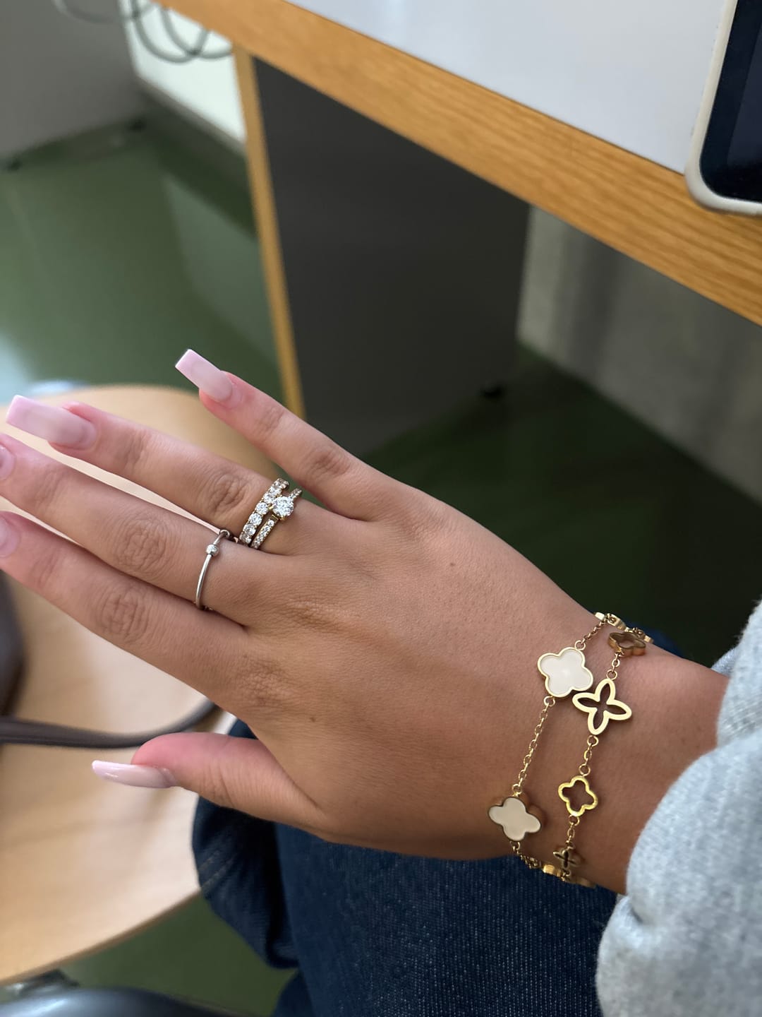 Customer photo review of Beige Clover Armband