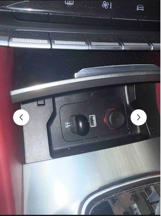 Customer photo review of Veloran 2in1 Mini Kablosuz CarPlay & Android Auto Araç Multimedya Adaptörü (USB & Type-C)