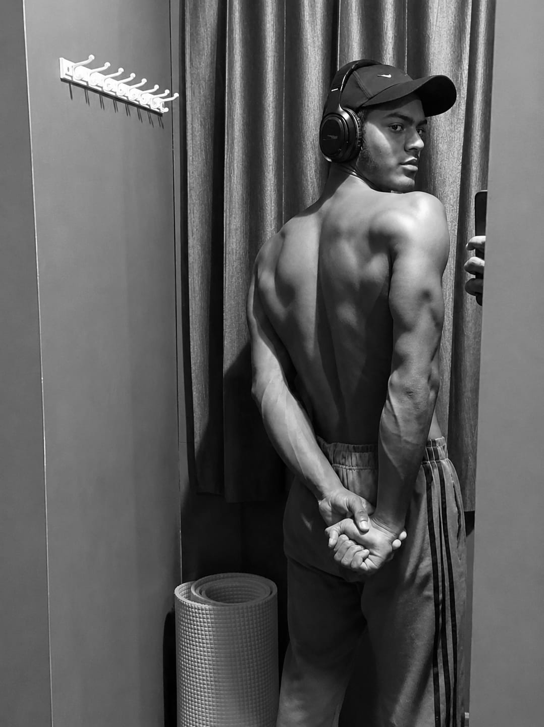 Customer photo review of Wellcore Creatine Monohydrate Powder (307g, 83 Servings, Tropical Tango) + Dynamite Pre-Workout Powder (210g,15 Servings, Fruit Blast)