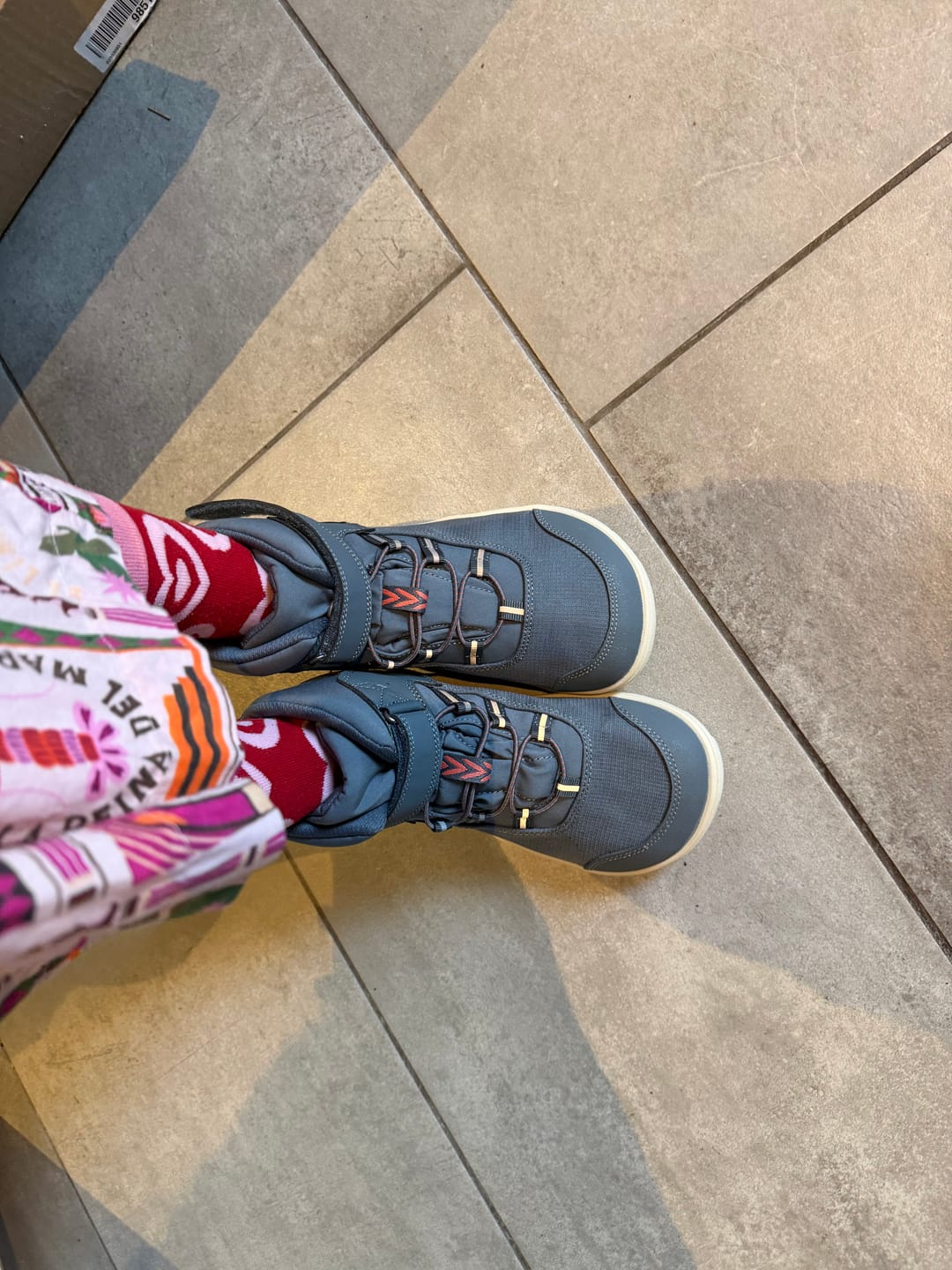 Customer photo review of Vaistoa Kaste Kids | Waterproof Barefoot Sneakers