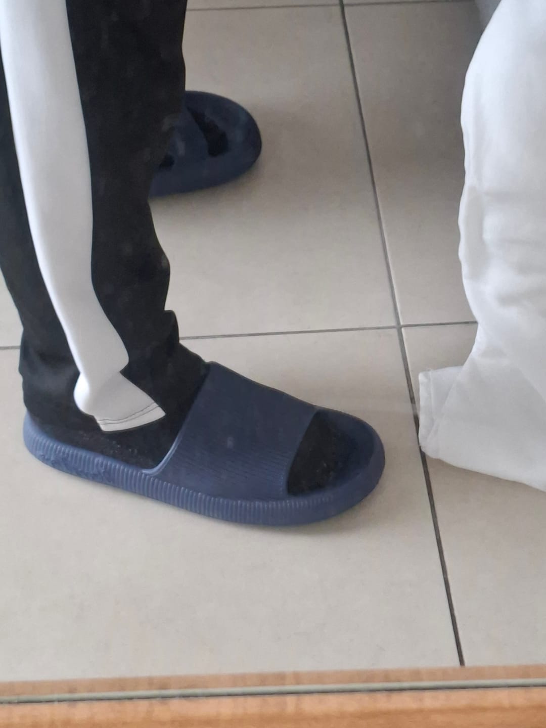Customer photo review of HappyFlops Original