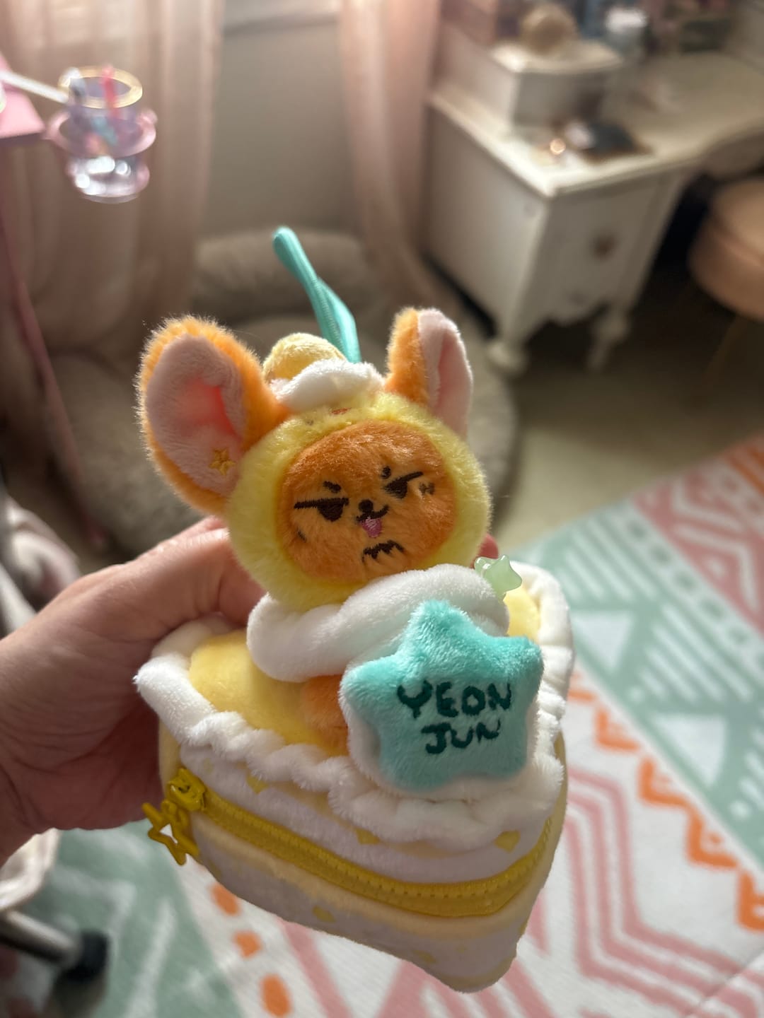 Customer photo review of TXT YEONJUN - YEONJUN'S BIRTHDAY CAKE OFFICIAL MD HWANG CHOON CAKE POUCH