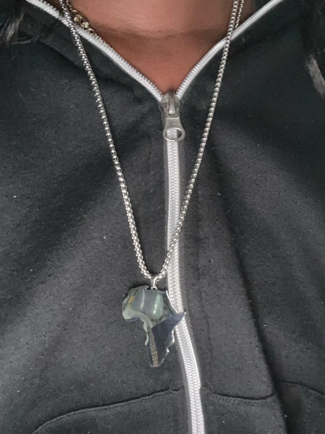 Customer photo review of Pendentif Afrique (argent)