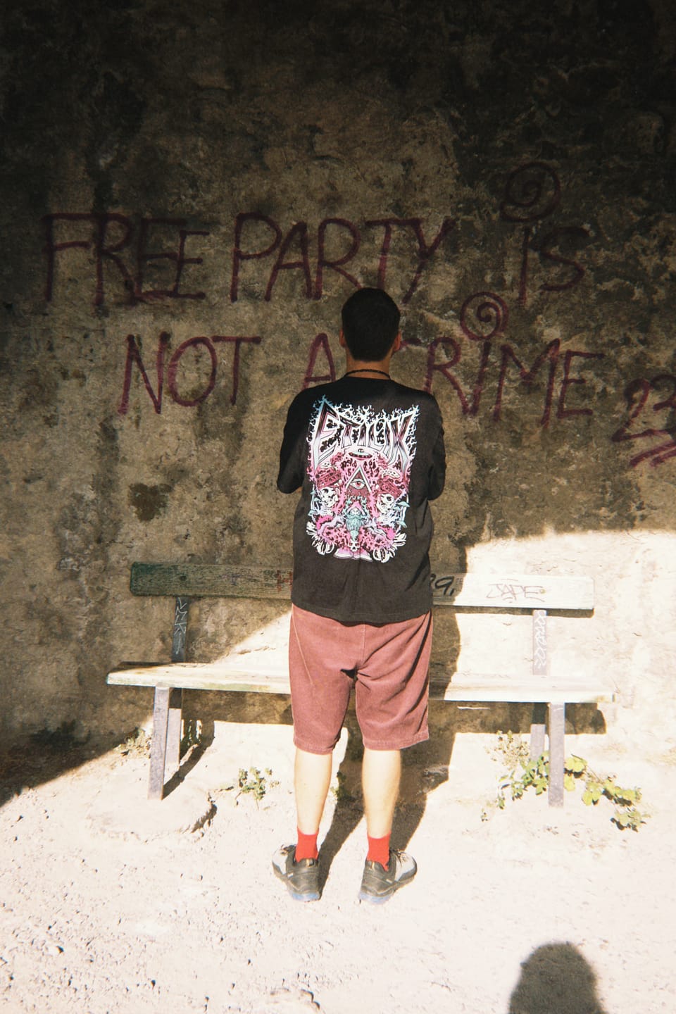 Customer photo review of Illuminetilik - T-shirt