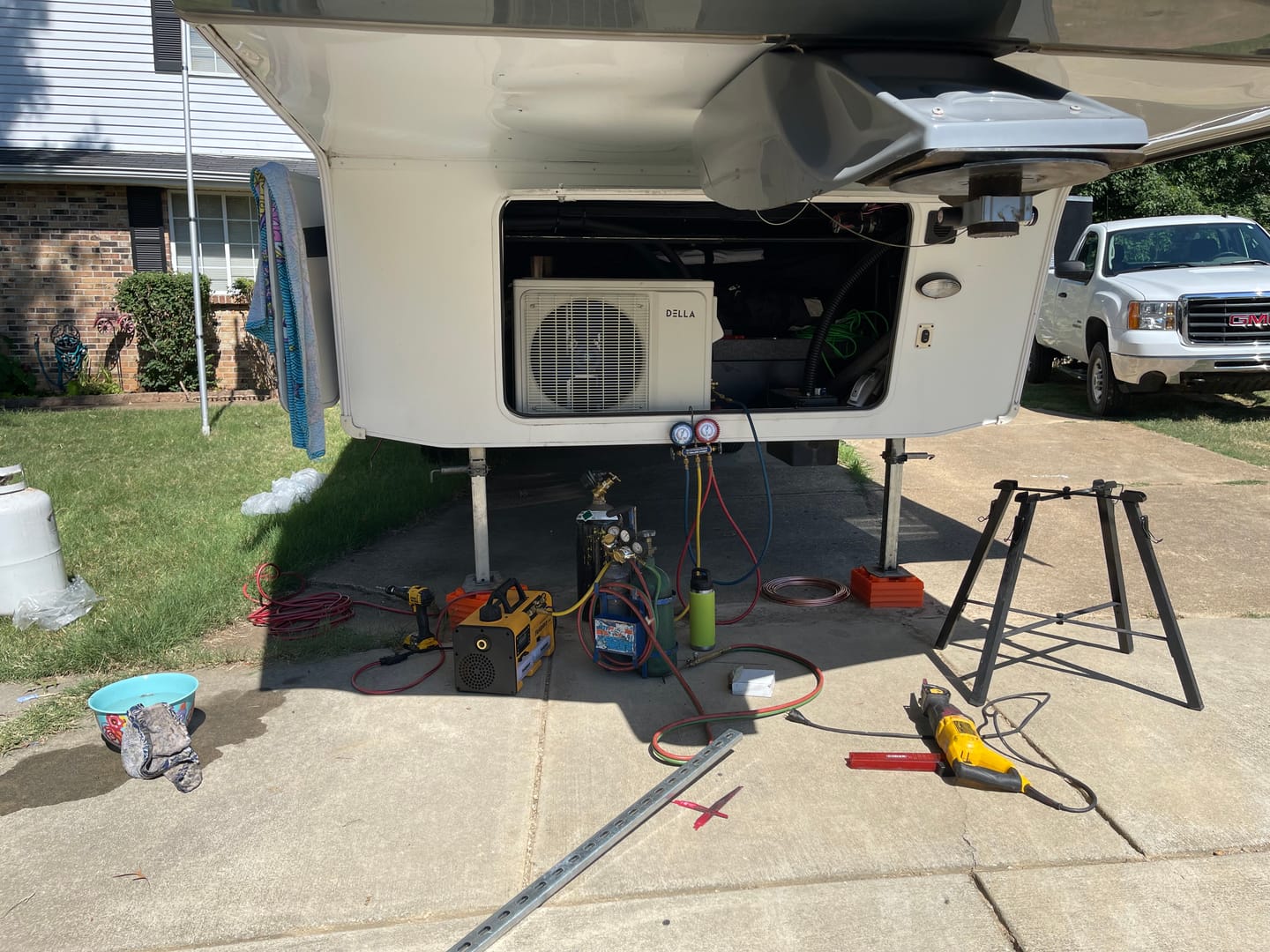 Customer photo review of DELLA Motto Series 12000 BTU 20 SEER2 Mini Split Heat Pump AC – 115V, Up to 550 Sq.Ft.