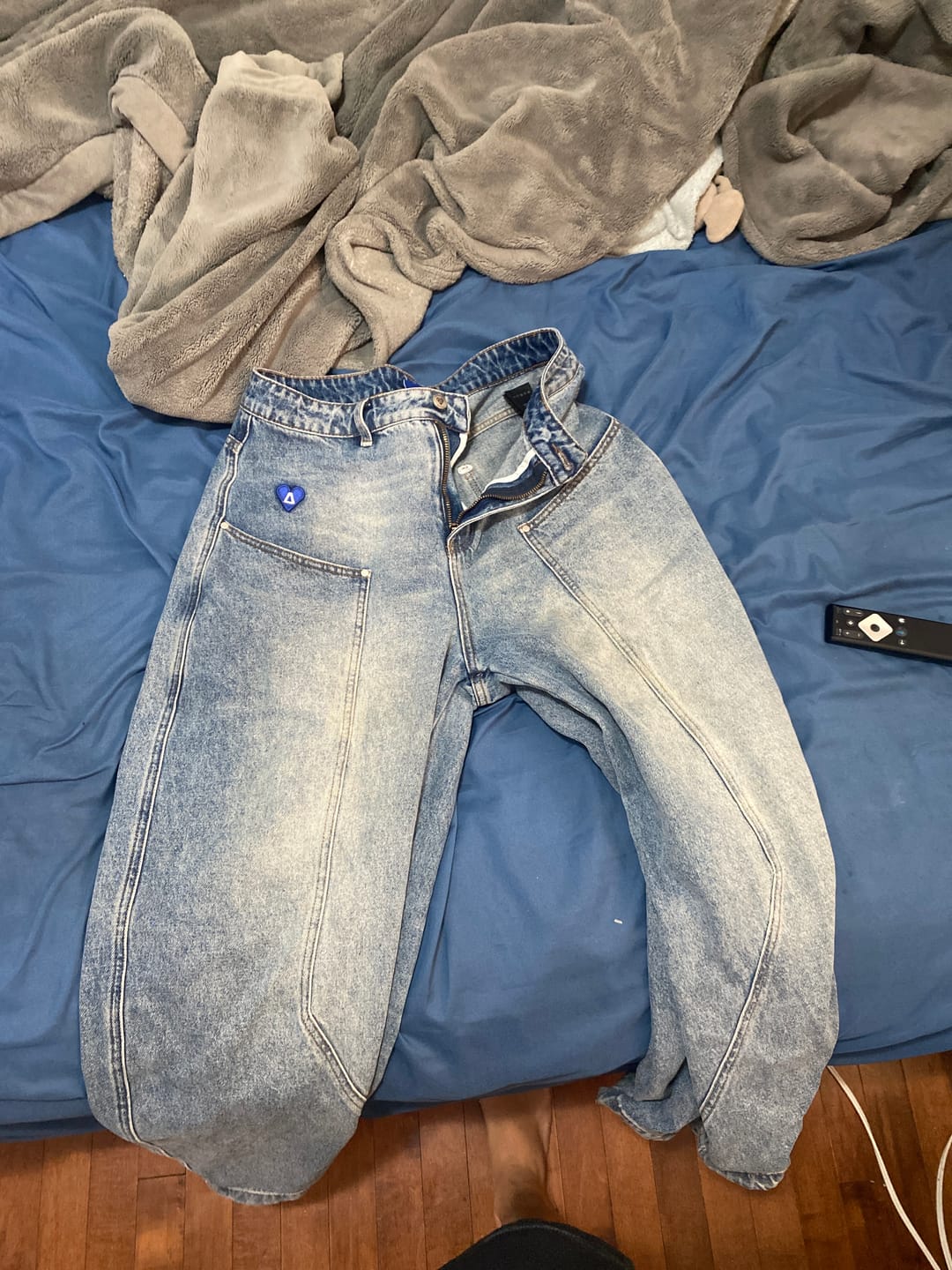 Customer photo review of Aelfric Eden Seam Panel Baggy Barrel Jeans