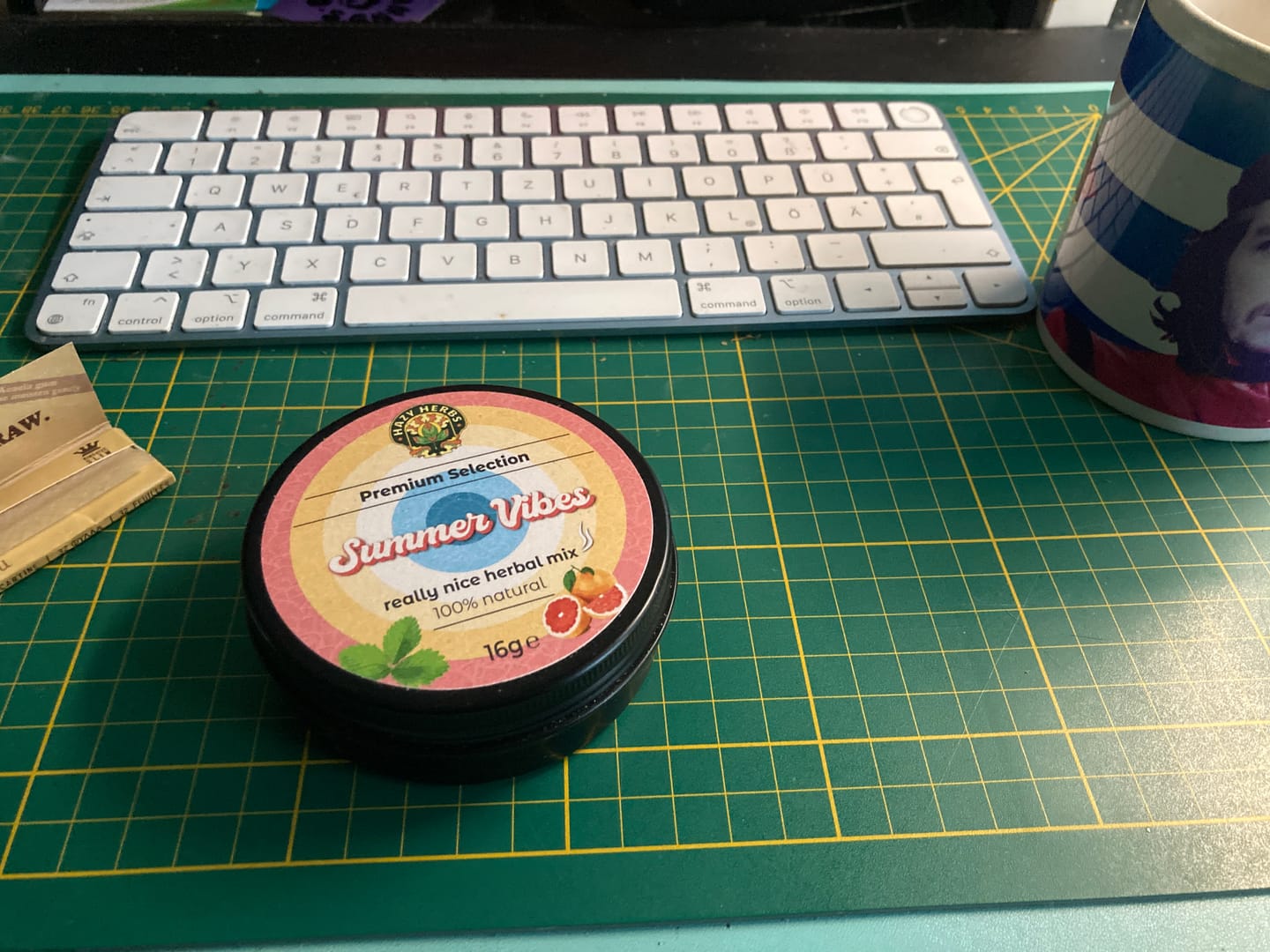 Customer photo review of *LIMITIERT* Summer Vibes 16g Kräutertee-Mischung mit fruchtiger Grapefruitschale & Erdbeerblätter (in der Dose)