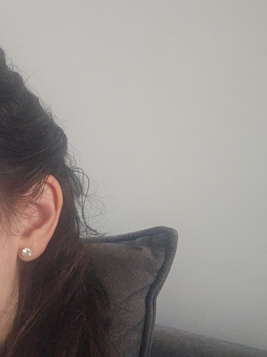 Customer photo review of Elisabeth עגילי סוליטר ציפוי זהב