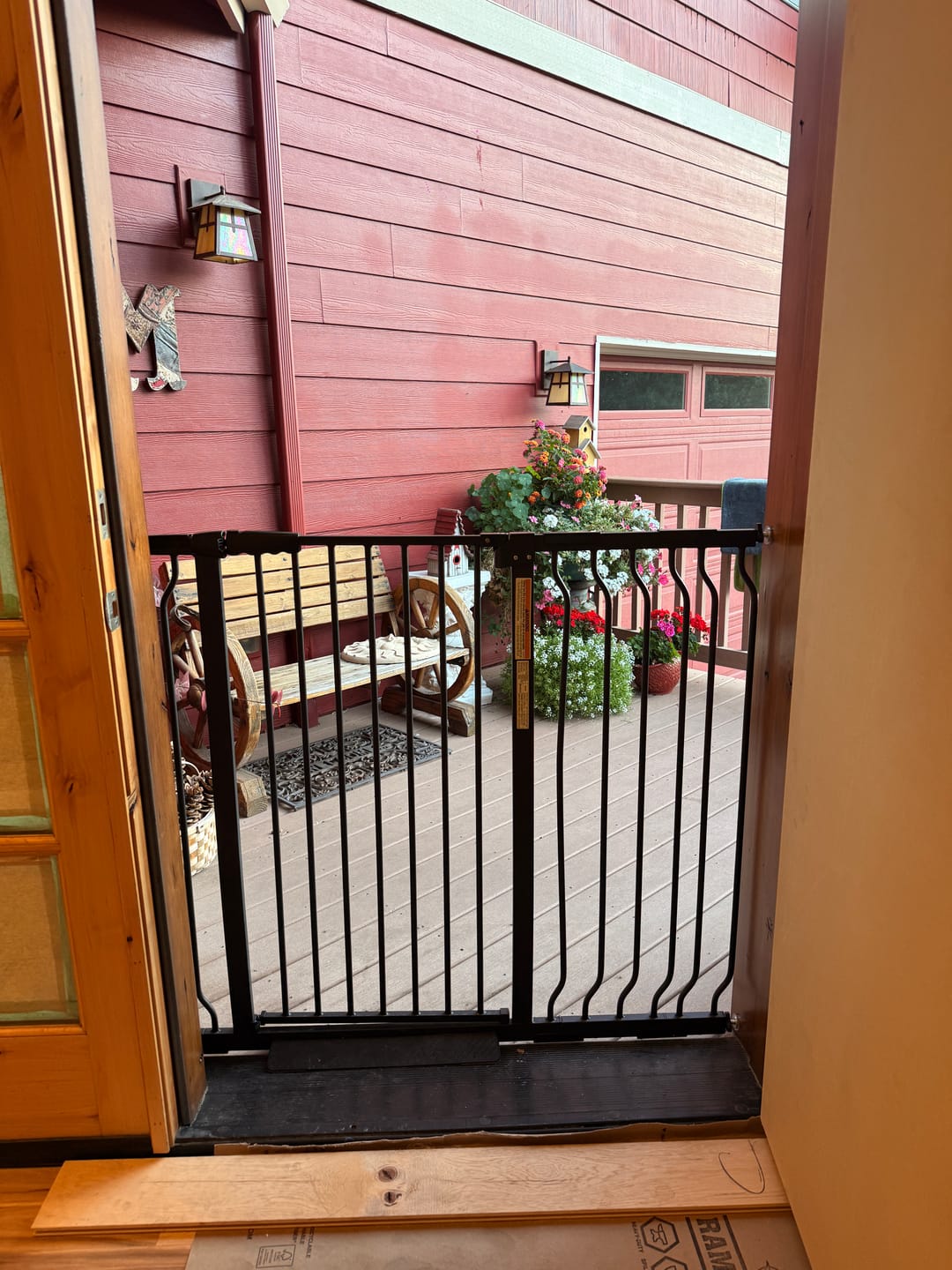 Customer photo review of FairyBaby 40" Extra Tall Auto Close Big Dog Gate