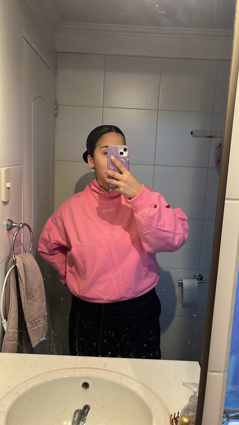 Customer photo review of POLERÓN HOODIE ROSADO - OVERSIZE CON GORRO LOGO BORDADO