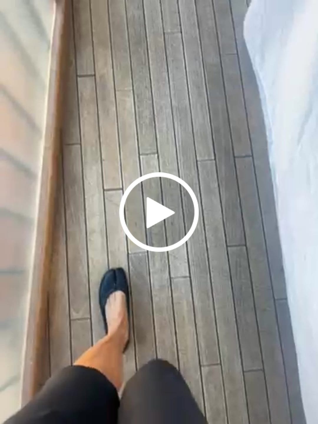 Customer video review of Bianca Split-Toe Leather Mules