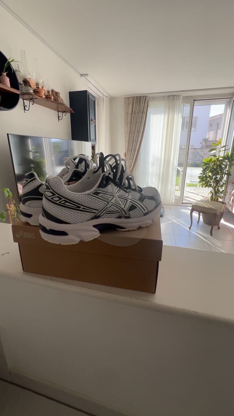 Customer photo review of GEL-1130 White Midnight - Double Laces