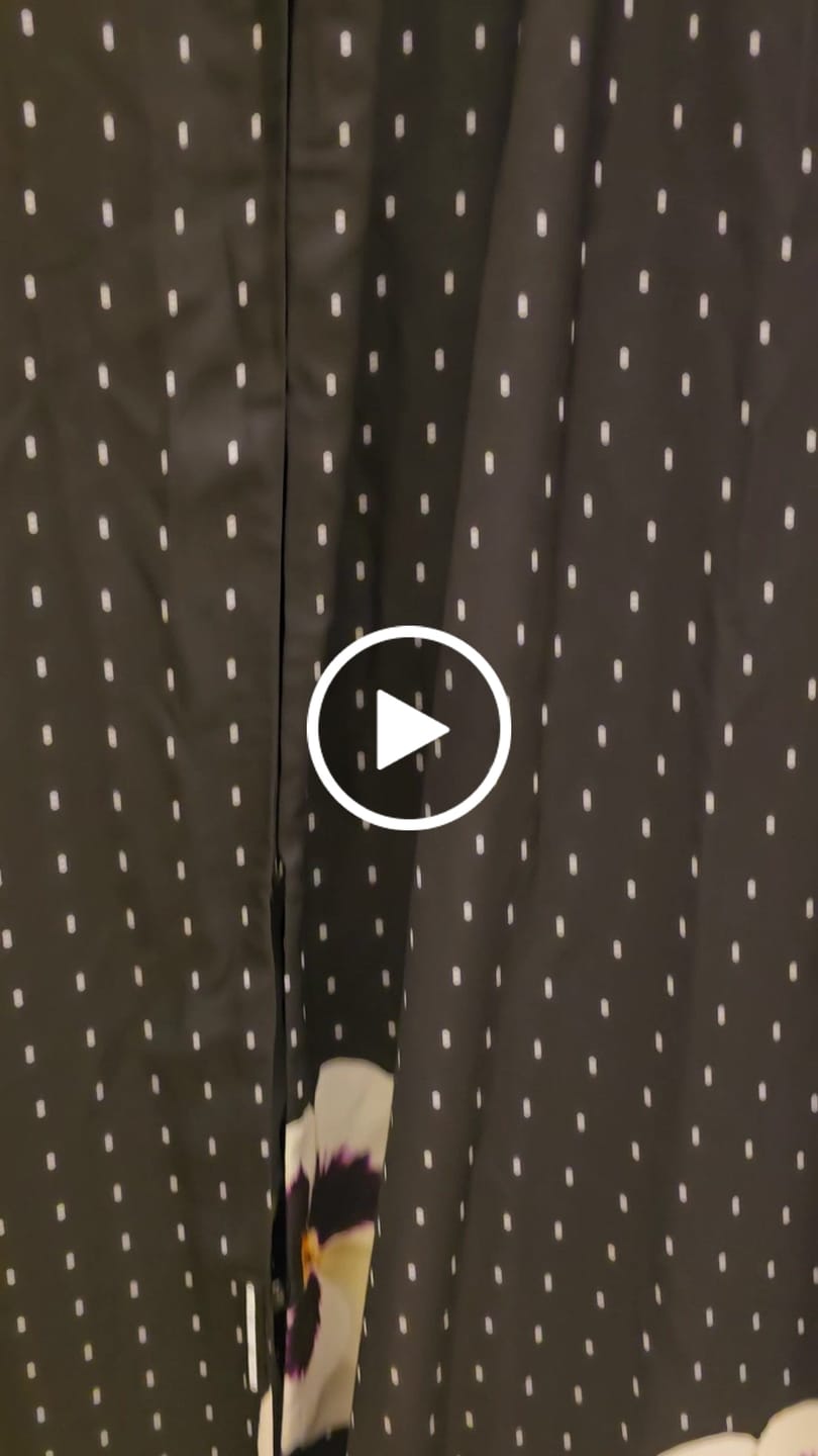 Customer video review of C 2554 Golden Blue Printed Abaya