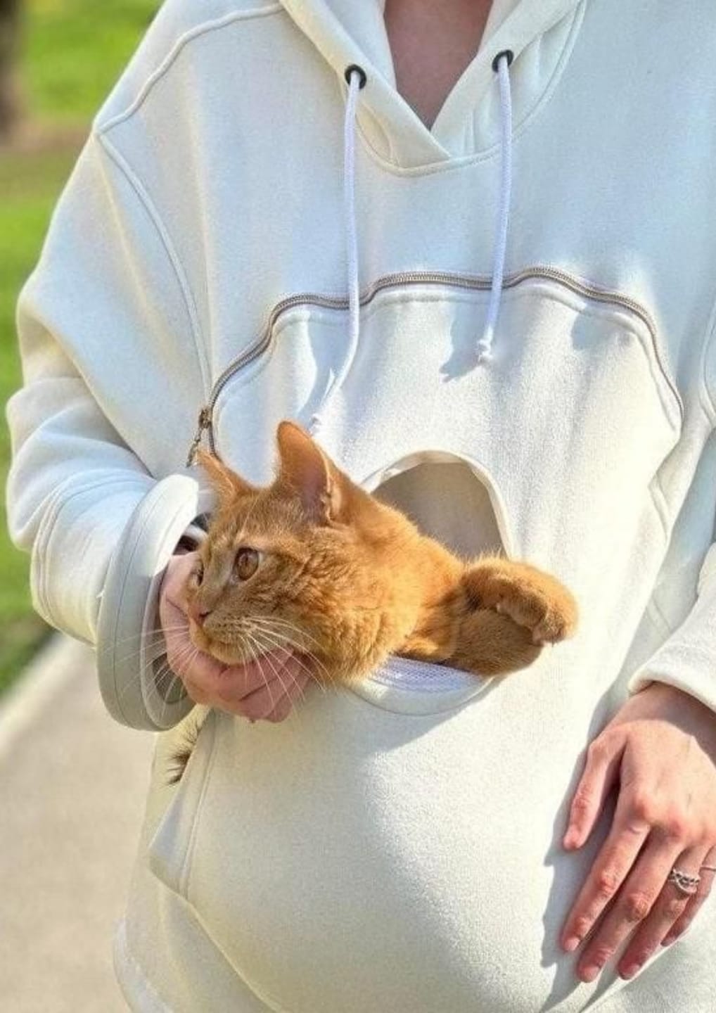 Customer photo review of Sungora™ Le Hoodie Minou
