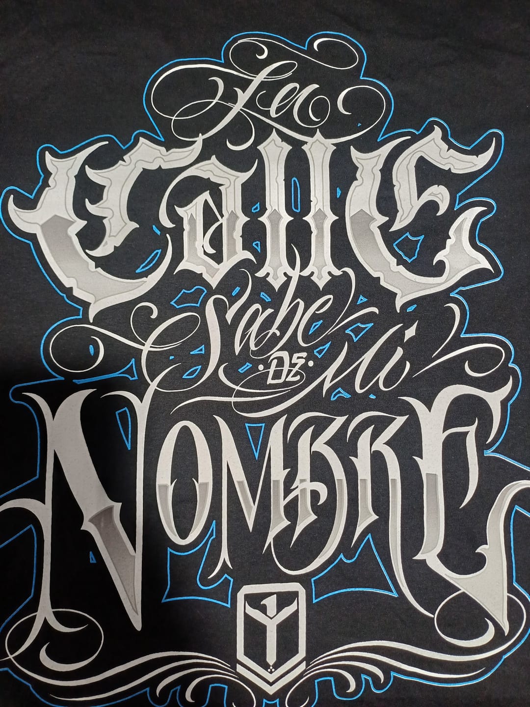 Customer photo review of La Calle Sabe Tee