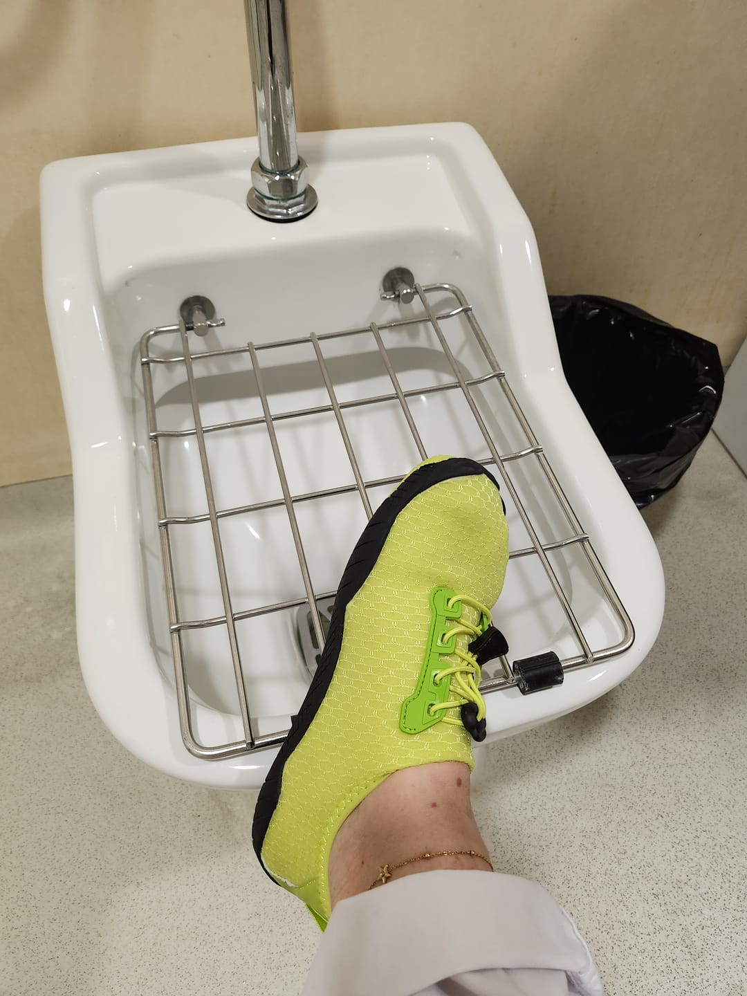 Customer photo review of Chaussures pieds nus décontractées de randonnée et de piste