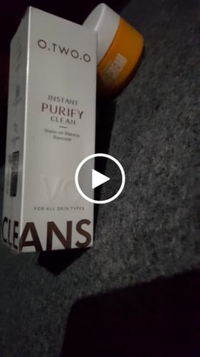 Customer video review of O.TWO.O INSTANT PURIFY CLEAN MAKEUP REMOVER