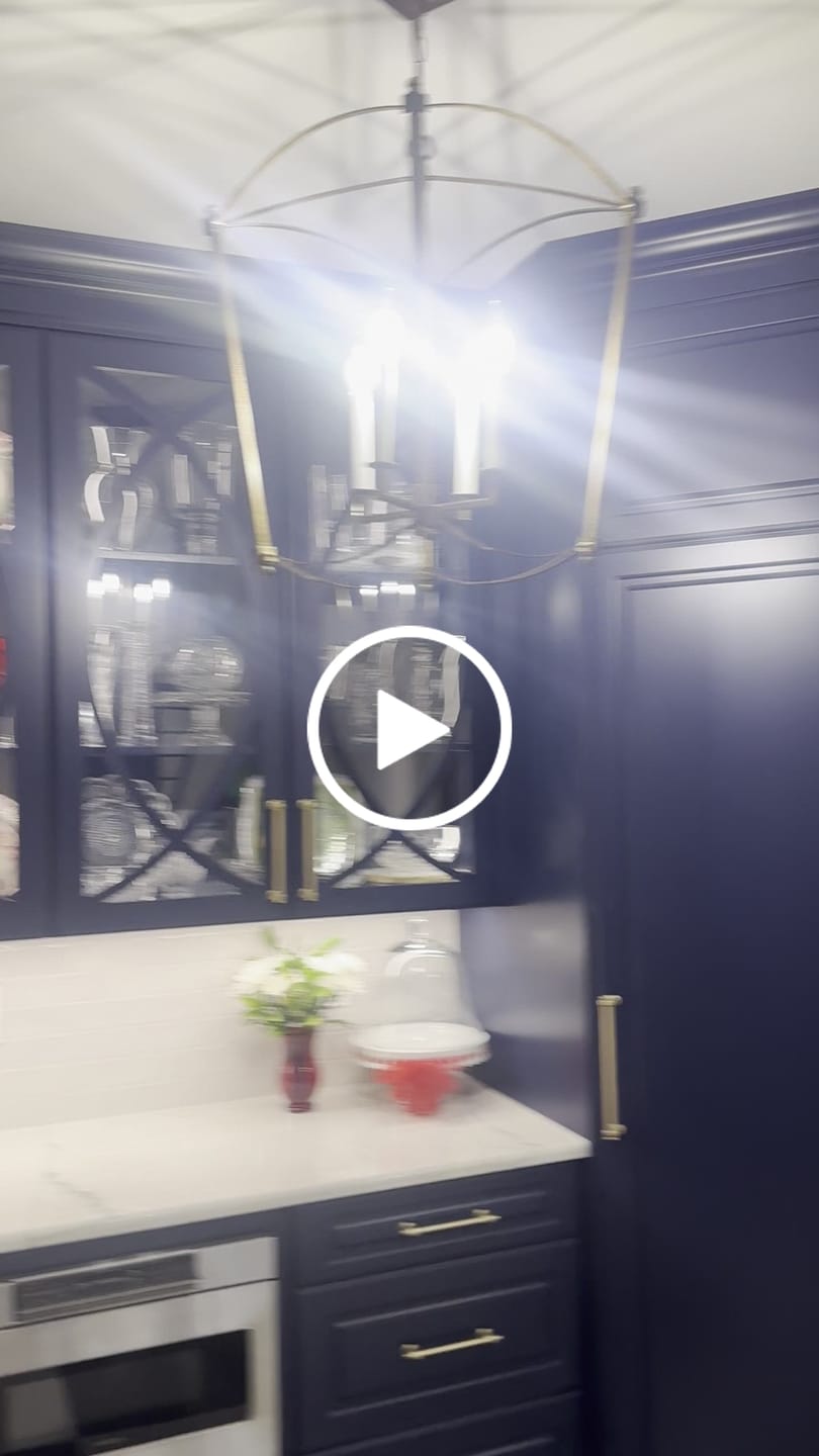 Customer video review of 4-light French Antique Gold Candle Square Lantern Chandelier