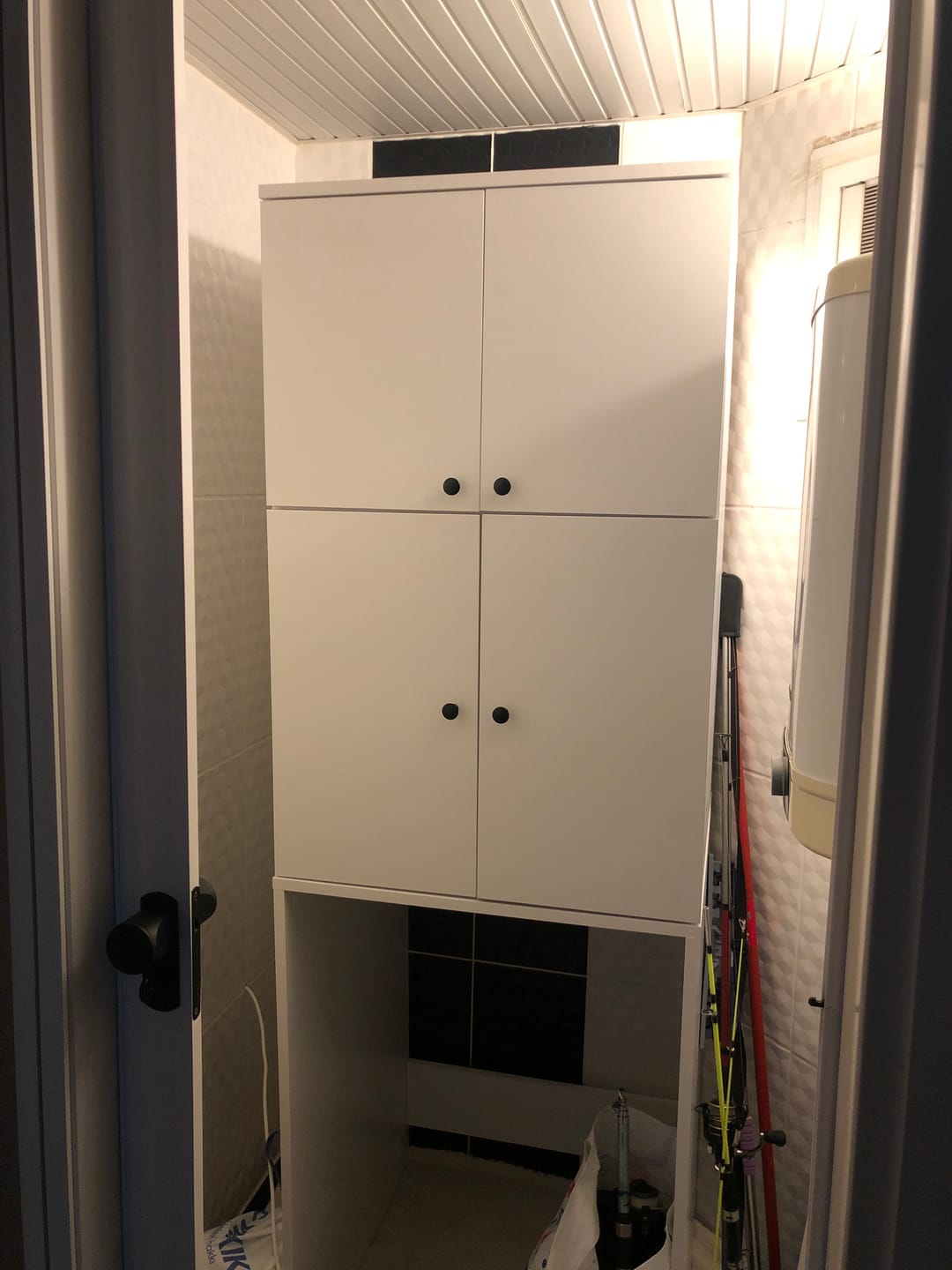 Customer photo review of Rani KD120 Çamaşır Makinesi Dolabı 4 Kapaklı 5 Raflı Banyo Dolabı Beyaz