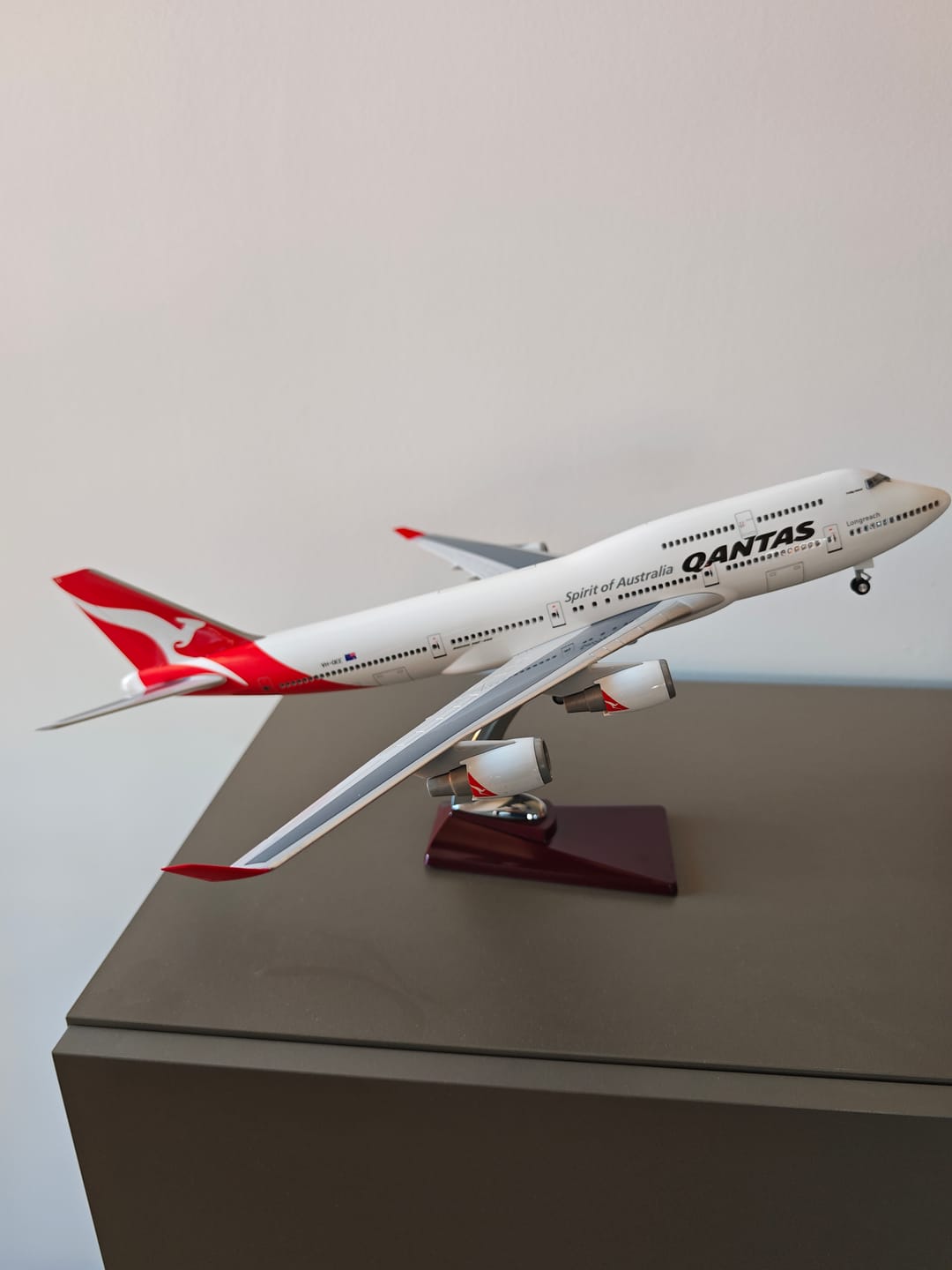 Customer photo review of Qantas Boeing 747-400 1:150 Scale