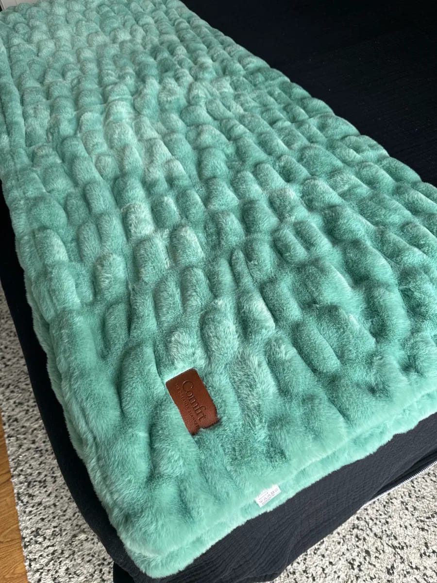 Customer photo review of Dreamer Blanket | Super Soft