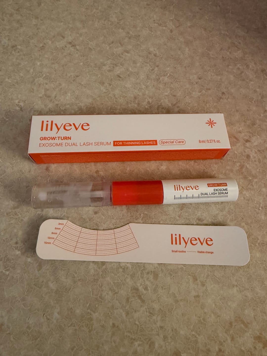 Customer photo review of Divpusējs skropstu serums Lilyeve Grow: Turn Exosome Dual Lash Serum