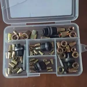 Customer photo review of Riparazione Auto Rivettatrice Manuale Acciaio Carbonio Kit