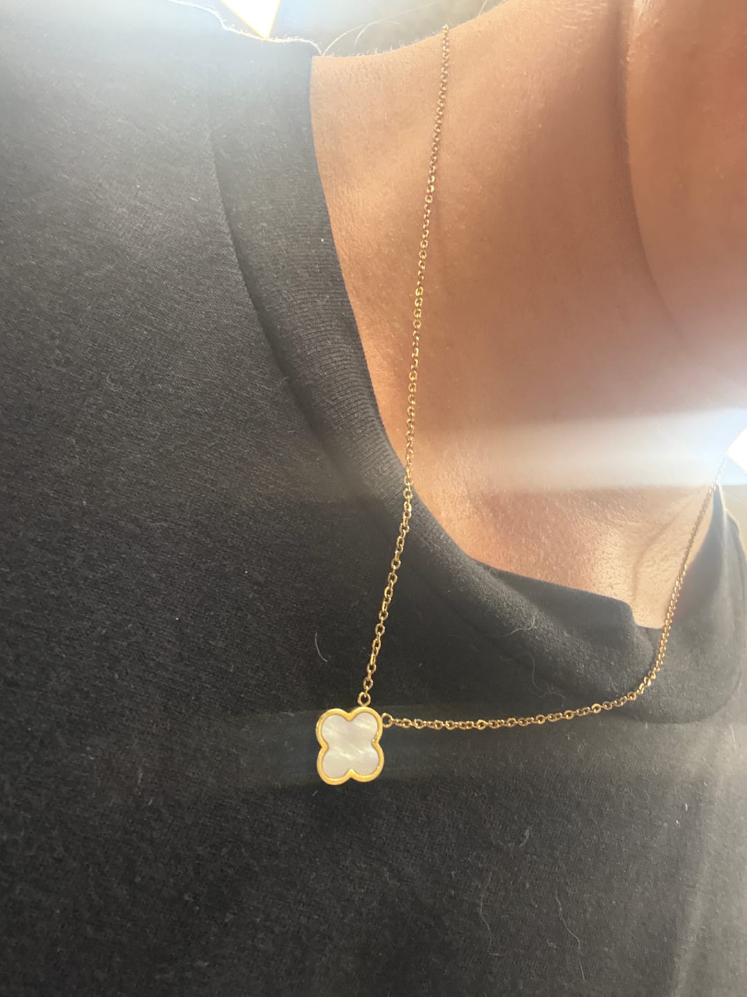 Customer photo review of Clover Perlmutt Kette | 18K vergoldet