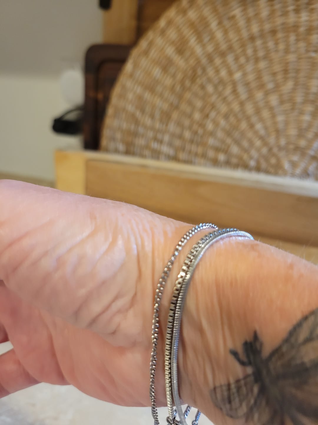 Customer photo review of Minimal Box Bracelet